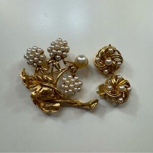 Vintage brooch and clip ons earring set